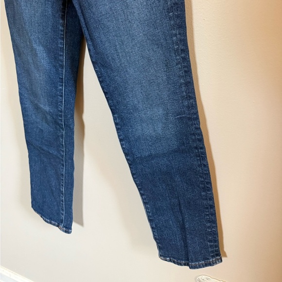 Madewell • The Petite Mid Rise Perfect Vintage Tapered Mom Dark Wash Jean - Picture 8 of 14